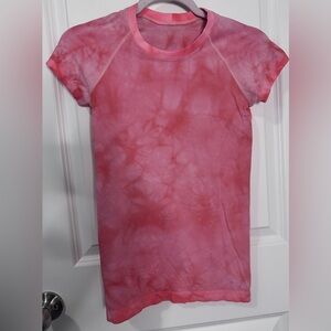 Lululemon Athletica Swiftly Tech Short Sleeve Marble Dye Raspberry Color Size 4